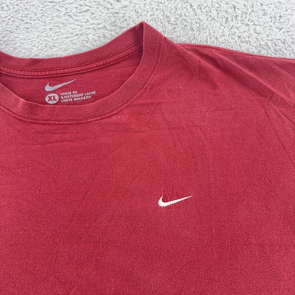 Nike Shirt Mens XL Red Loose Fit Swoosh Logo Athletic Tee Casual